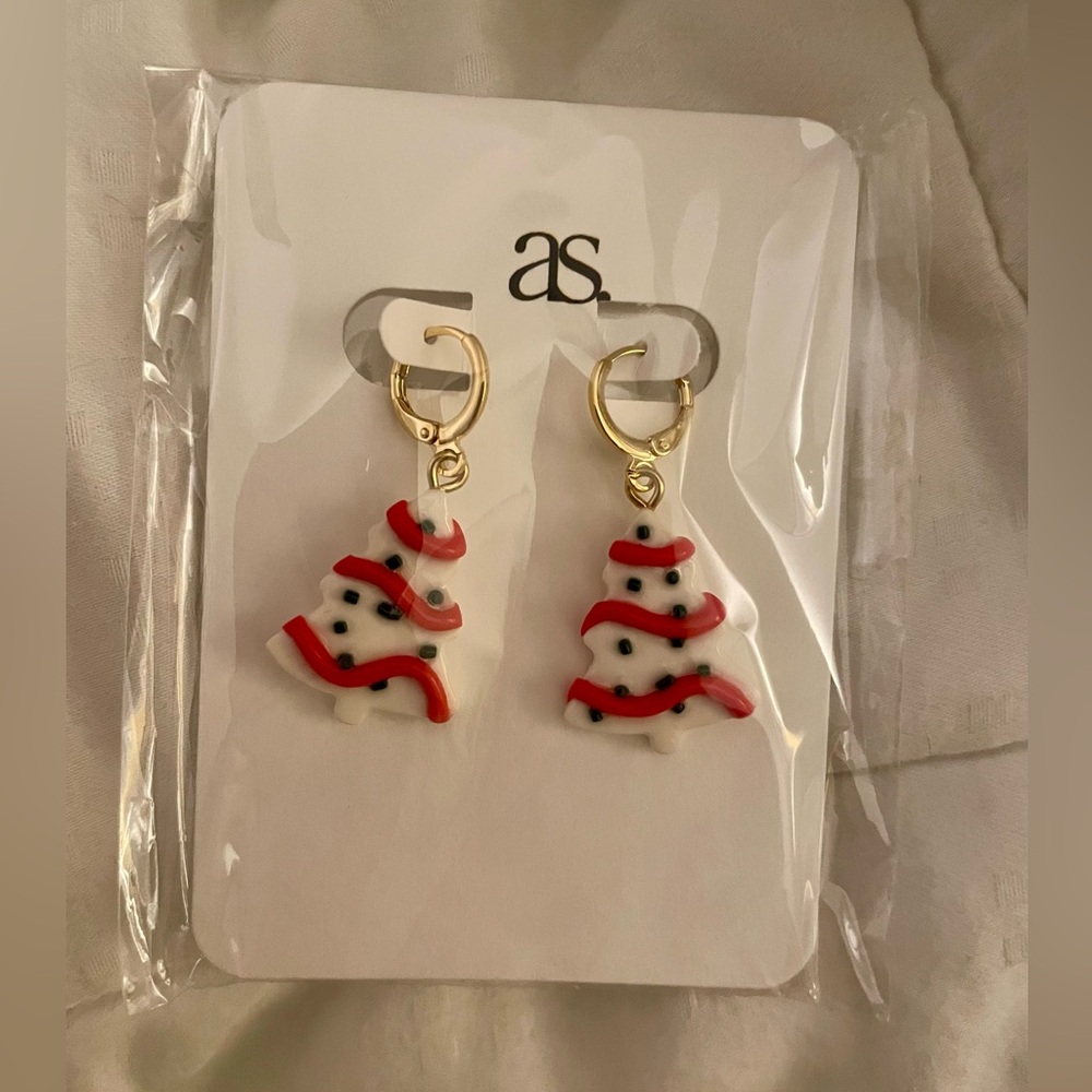 NWT Little Debbie Cake Christmas Tree Earrings